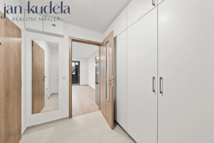 Pronájem bytu 1+kk, Brno, Líšeňská, 29 m2