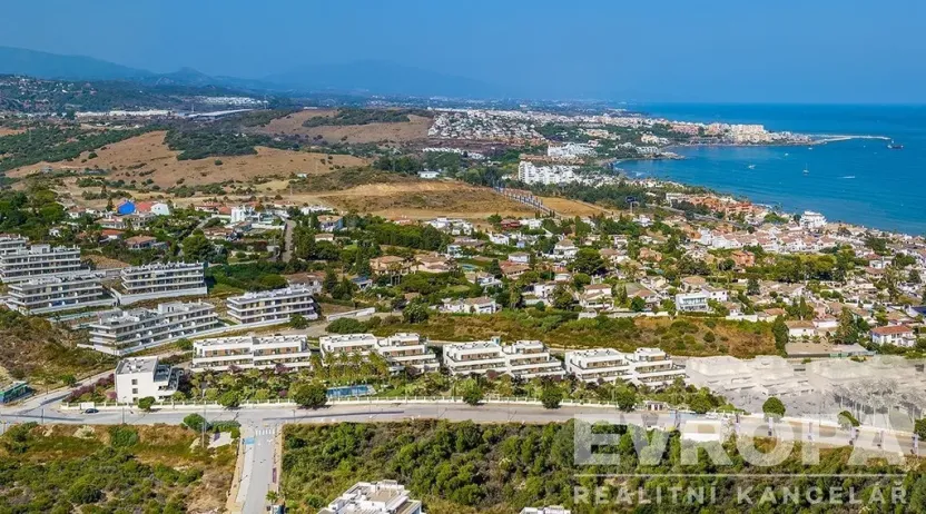 Prodej bytu 3+1, Estepona, Španělsko, Calle Obispo Jesús Catala Ibánez, 124 m2
