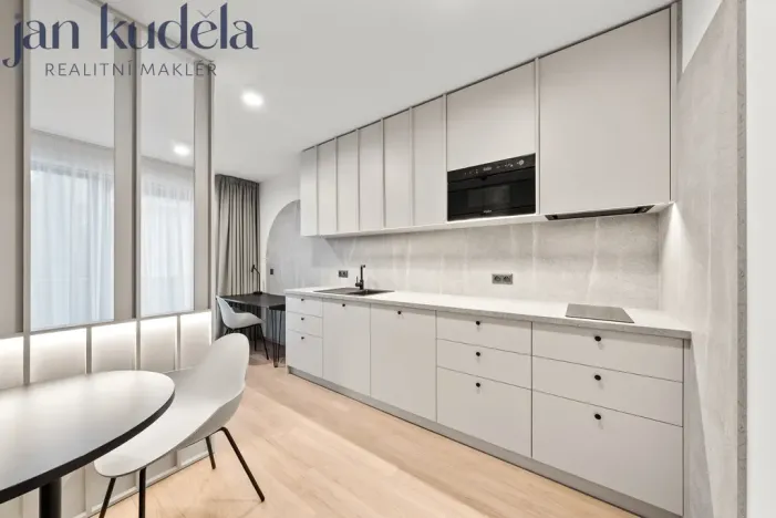 Pronájem bytu 1+kk, Brno, Líšeňská, 29 m2