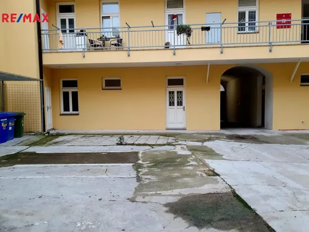 Pronájem obchodního prostoru, Praha - Nové Město, Lípová, 92 m2