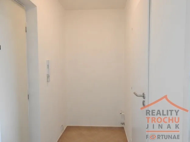 Pronájem bytu 1+kk, Hradec Králové, Gebauerova, 36 m2