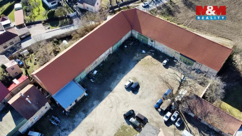 Pronájem komerčního pozemku, Ořech, Karlštejnská, 360 m2