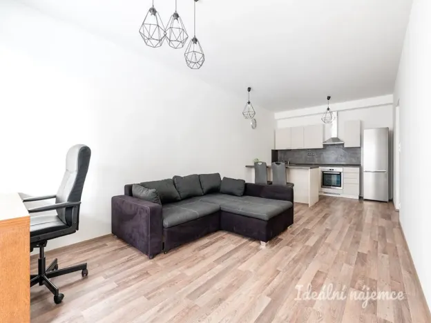 Pronájem bytu 2+kk, Praha - Strašnice, Zvěřinova, 64 m2