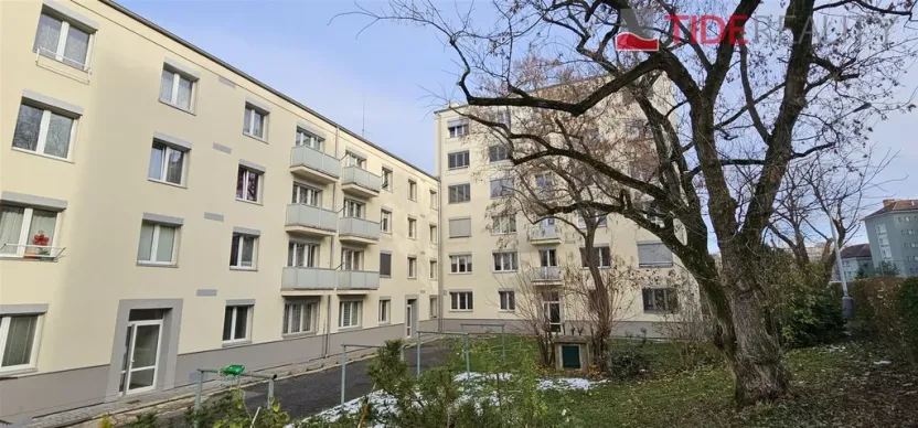 Prodej bytu 1+kk, Praha - Břevnov, Nad Kajetánkou, 25 m2