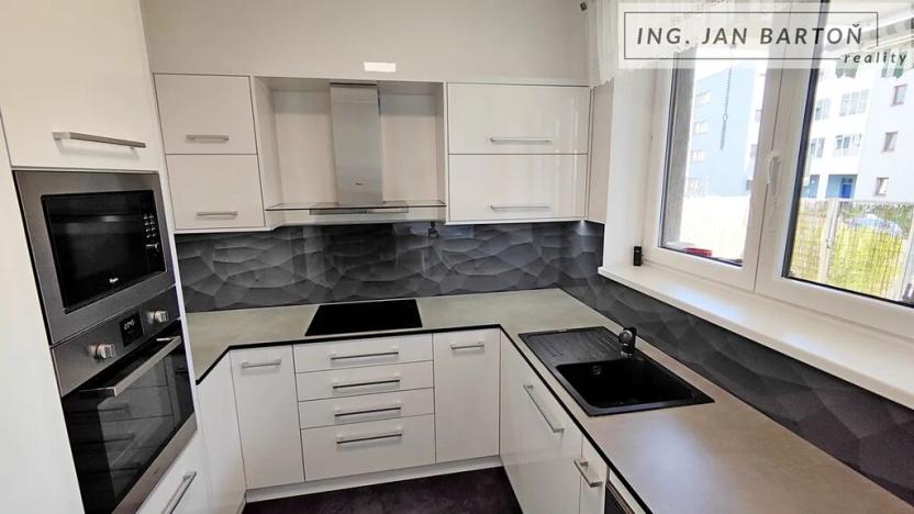 Pronájem bytu 3+kk, Jihlava, Poláčkova, 69 m2