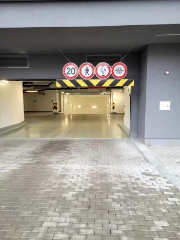 Pronájem garážového stání, Praha - Vysočany, Střídavá, 14 m2