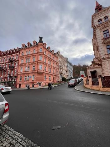 Prodej bytu 3+1, Karlovy Vary, Svahová, 98 m2
