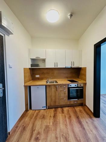 Pronájem bytu 2+kk, Praha - Suchdol, Suchdolské náměstí, 30 m2