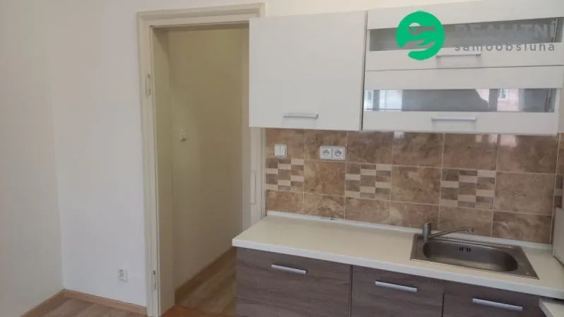 Pronájem bytu 1+kk, Úštěk, Mírové náměstí, 38 m2