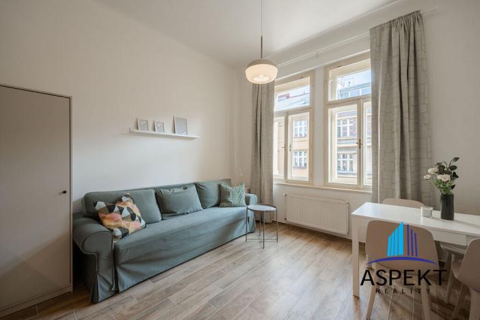 Pronájem bytu 2+kk, Praha - Nové Město, Trojická, 42 m2