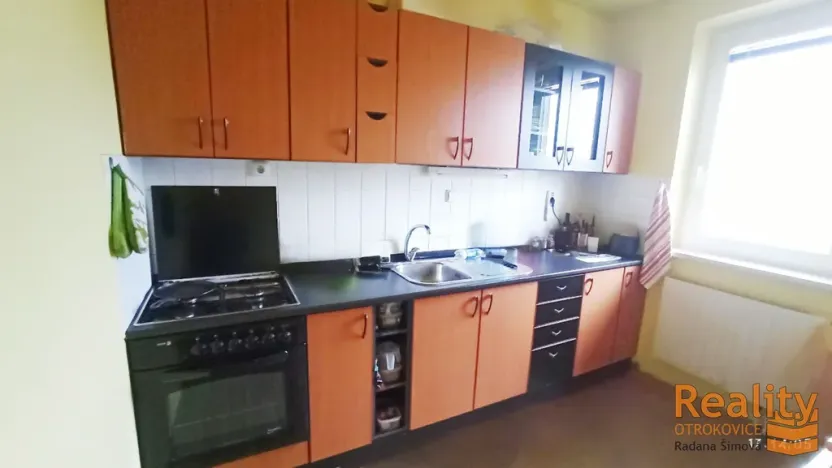 Pronájem bytu 1+1, Otrokovice, Školní, 56 m2