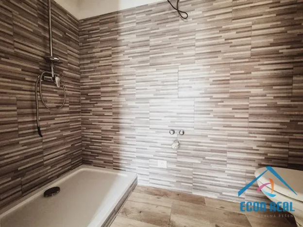 Prodej obchodního prostoru, Milovice - Benátecká Vrutice, 1080 m2