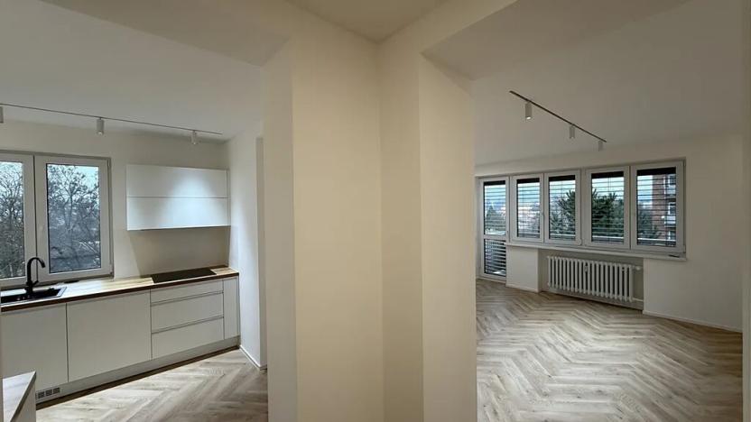 Pronájem bytu 2+1, Zlín, Věžové domy, 65 m2