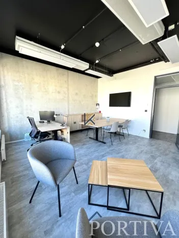 Pronájem kanceláře, Praha, Dělnická, 441 m2