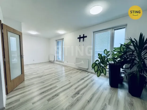 Pronájem bytu 1+kk, Pardubice, U Sportovní školy, 38 m2