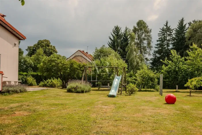 Prodej rodinného domu, Sulice - Želivec, Hlavní, 370 m2