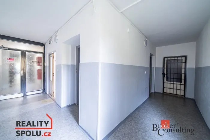 Pronájem bytu 1+1, Chomutov, Holešická, 42 m2