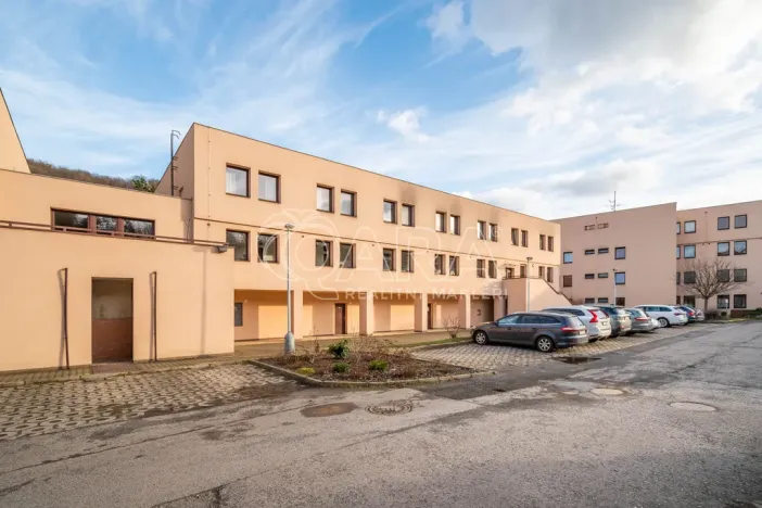 Pronájem bytu 1+kk, Praha - Zbraslav, Spojařů, 32 m2