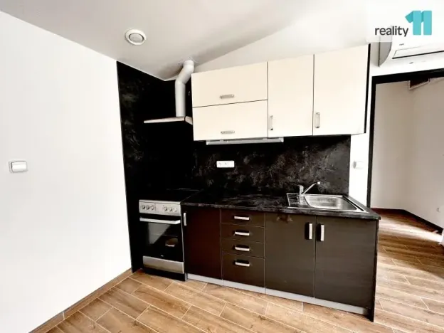 Pronájem rodinného domu, Praha - Michle, Michelská, 34 m2