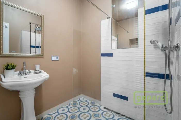 Pronájem kanceláře, Praha - Smíchov, Janáčkovo nábřeží, 120 m2