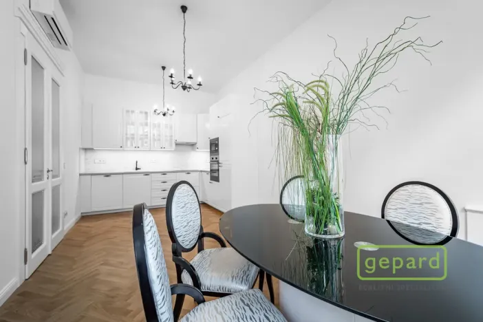 Pronájem kanceláře, Praha - Smíchov, Janáčkovo nábřeží, 120 m2