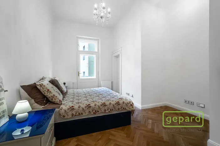 Pronájem kanceláře, Praha - Smíchov, Janáčkovo nábřeží, 120 m2