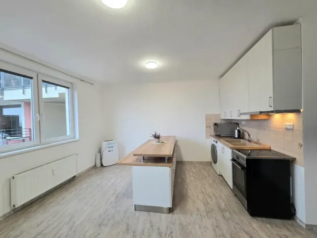Prodej bytu 2+kk, Praha - Troja, Hnězdenská, 43 m2