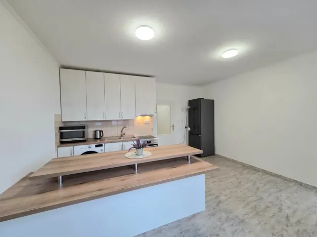 Prodej bytu 2+kk, Praha - Troja, Hnězdenská, 43 m2