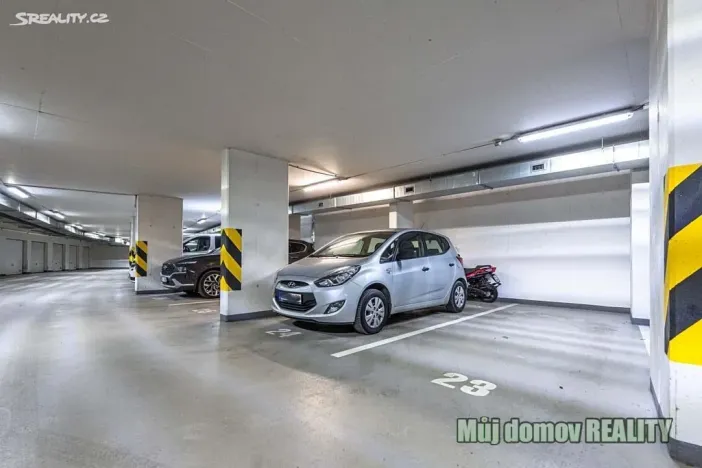 Pronájem garážového stání, Praha - Stodůlky, Švejcarovo náměstí, 11 m2