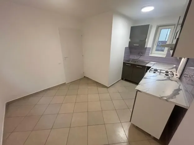 Pronájem bytu 3+1, Praha - Strašnice, Věšínova, 65 m2