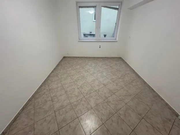 Pronájem bytu 3+1, Praha - Strašnice, Věšínova, 65 m2