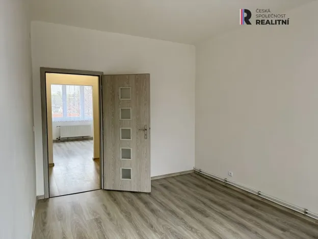 Prodej bytu 2+kk, Lubenec, Náměstí, 52 m2