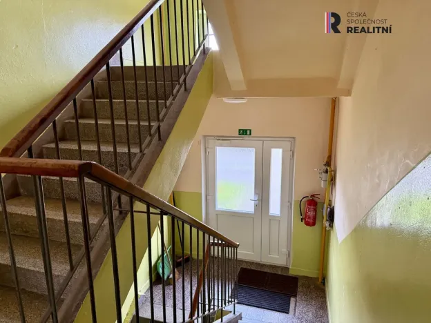 Prodej bytu 2+kk, Lubenec, Náměstí, 52 m2