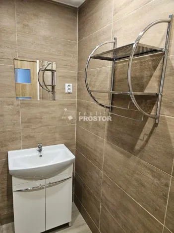 Pronájem bytu 3+1, Ústí nad Labem, Tolstého, 66 m2