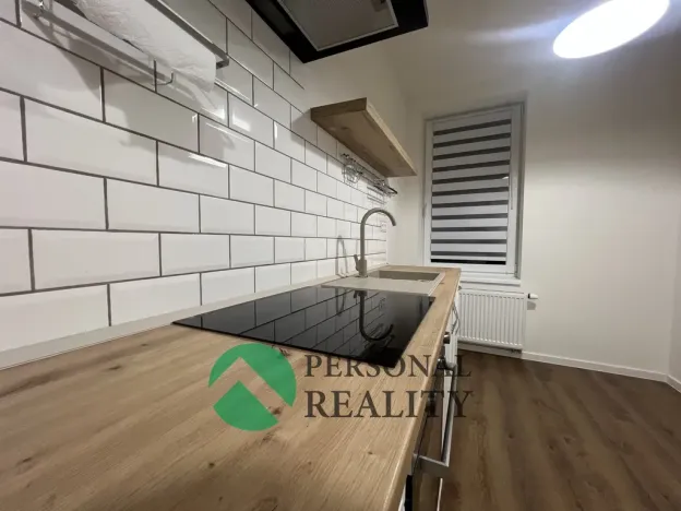 Pronájem bytu 1+1, Praha - Žižkov, Na mokřině, 40 m2