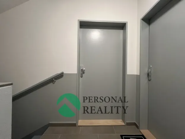 Pronájem bytu 1+1, Praha - Žižkov, Na mokřině, 40 m2