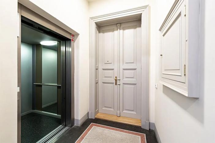 Pronájem bytu 3+1, Praha - Nové Město, Bolzanova, 93 m2