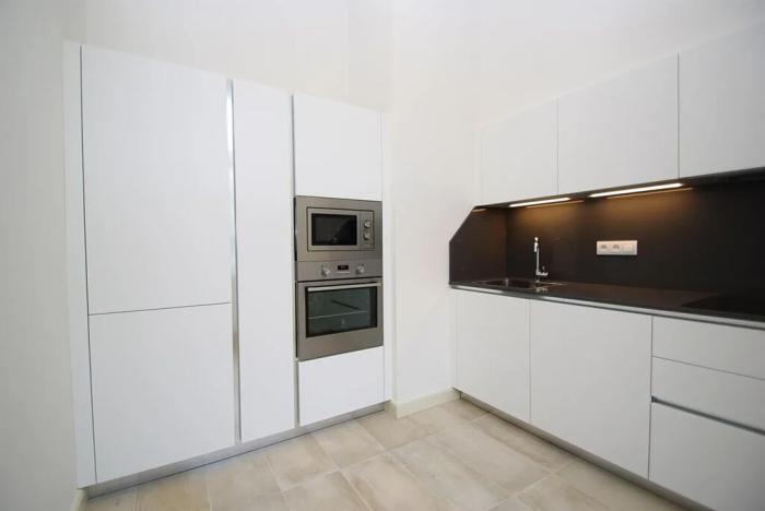 Pronájem bytu 2+1, Praha - Nové Město, Bolzanova, 92 m2