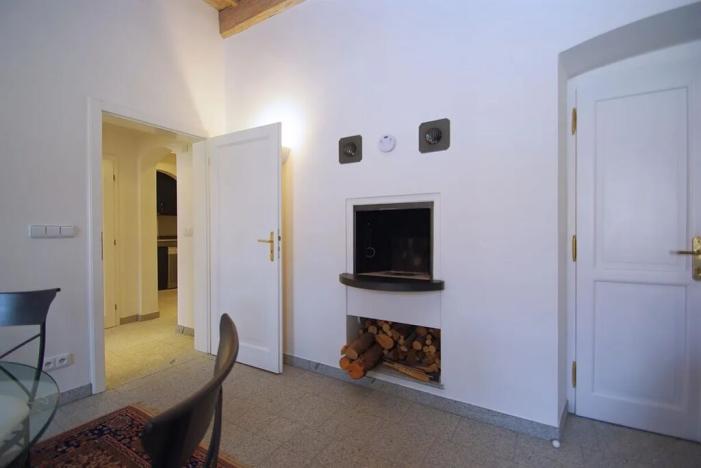 Pronájem bytu 3+1, Praha - Malá Strana, Hroznová, 73 m2