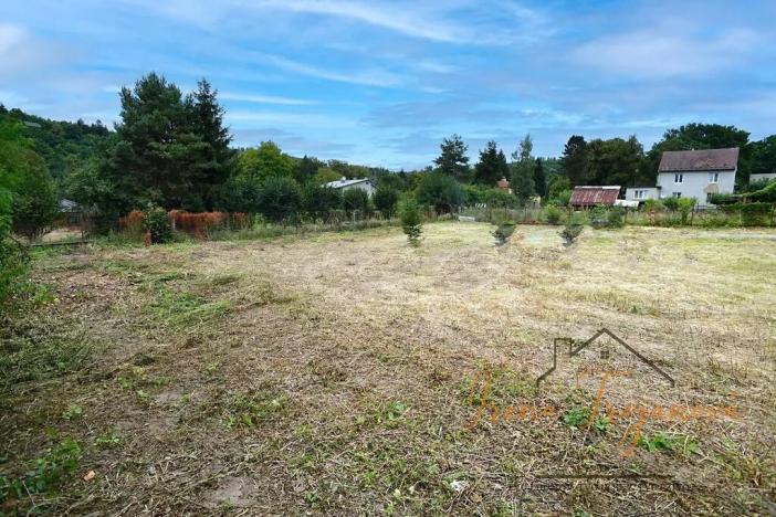 Prodej komerční nemovitosti, Lštění, Míru, 1933 m2