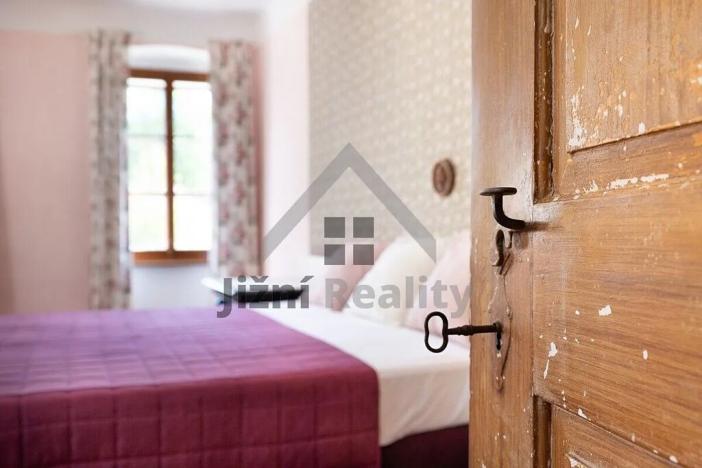 Prodej rodinného domu, Rožmberk nad Vltavou, 198 m2