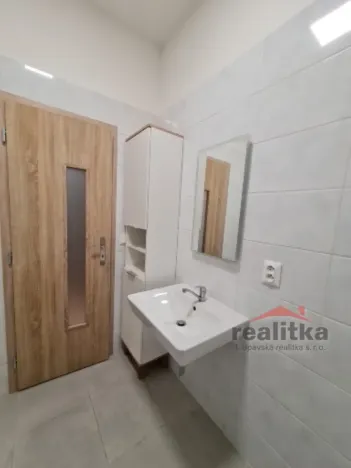 Pronájem bytu 2+kk, Opava - Předměstí, Husova, 47 m2