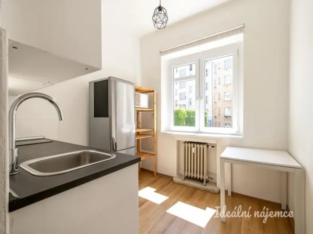Pronájem bytu 1+1, Praha - Vinohrady, Ondříčkova, 33 m2