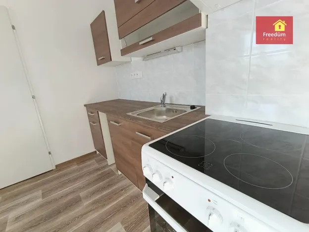 Pronájem bytu 1+1, Dubí - Pozorka, Sadová, 40 m2