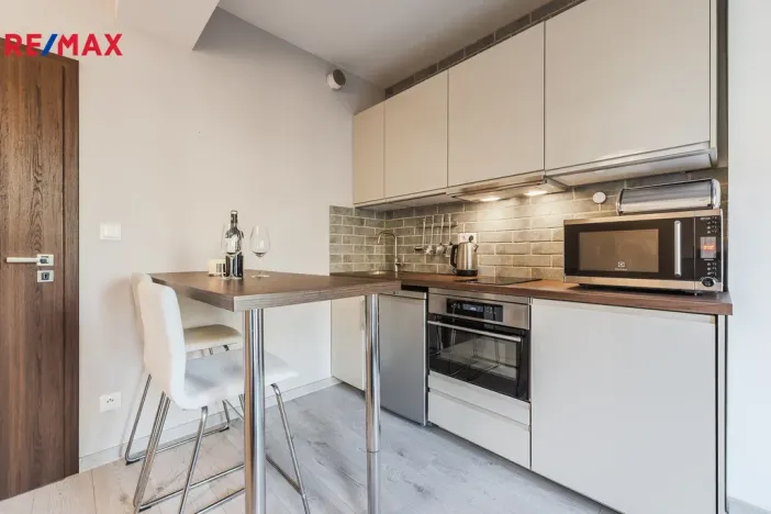 Prodej bytu 1+kk, Praha - Holešovice, Jankovcova, 33 m2