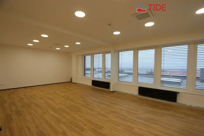 Pronájem kanceláře, Modletice, 200 m2