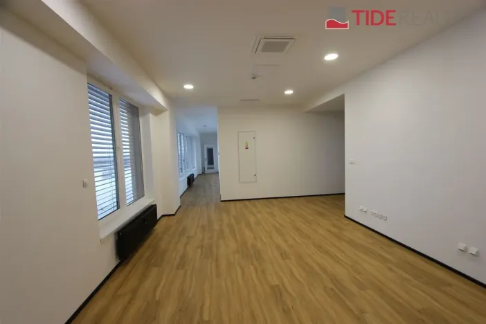 Pronájem kanceláře, Modletice, 200 m2
