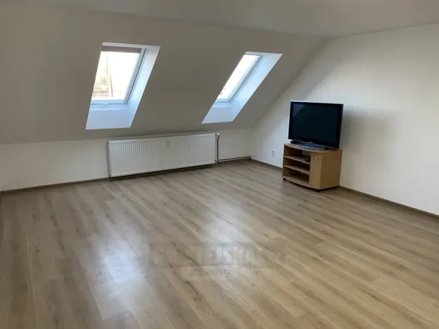 Pronájem bytu 1+kk, České Budějovice, E. Beneše, 43 m2