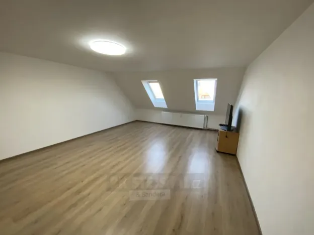 Pronájem bytu 1+kk, České Budějovice, E. Beneše, 43 m2