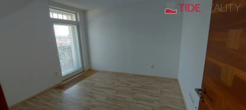 Pronájem bytu 4+kk, Praha, U Havlíčkových sadů, 100 m2
